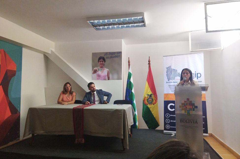 Asistimos al lanzamiento de la oficina SEGIP en el consulado general de Bolivia en Santiago